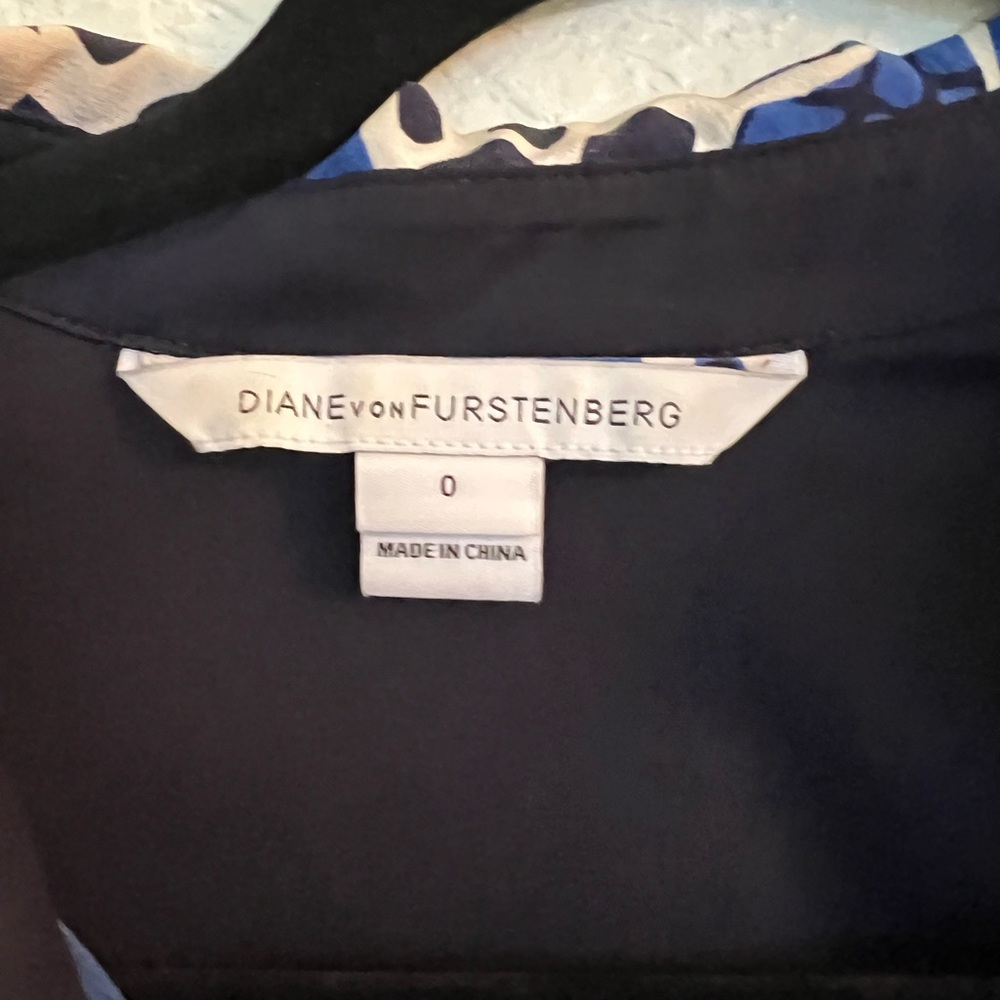 DVF dress , new condition , with belt - Picture 5 of 6